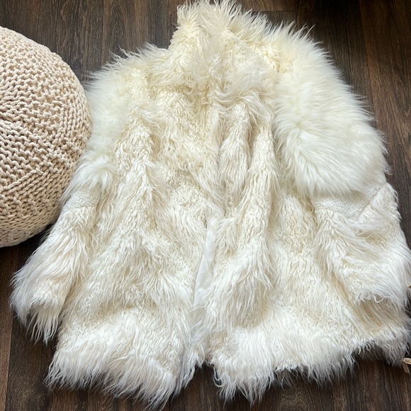 Spell & The Gypsy White Fuzzy Coat - Picture 1 of 4